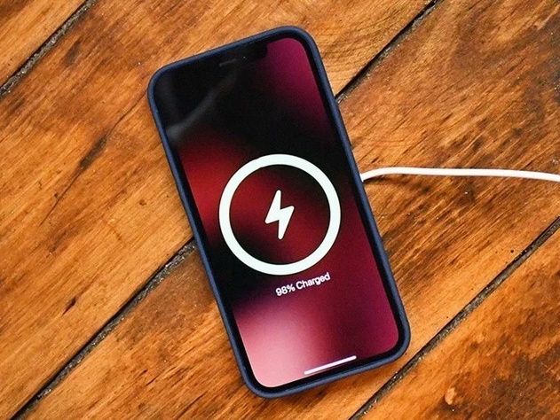 巴彦苹果手机维修分享iPhone 12可以随便充电吗 